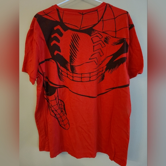 Marvel Spider-Man Tee. EUC. XL. - Picture 2 of 3